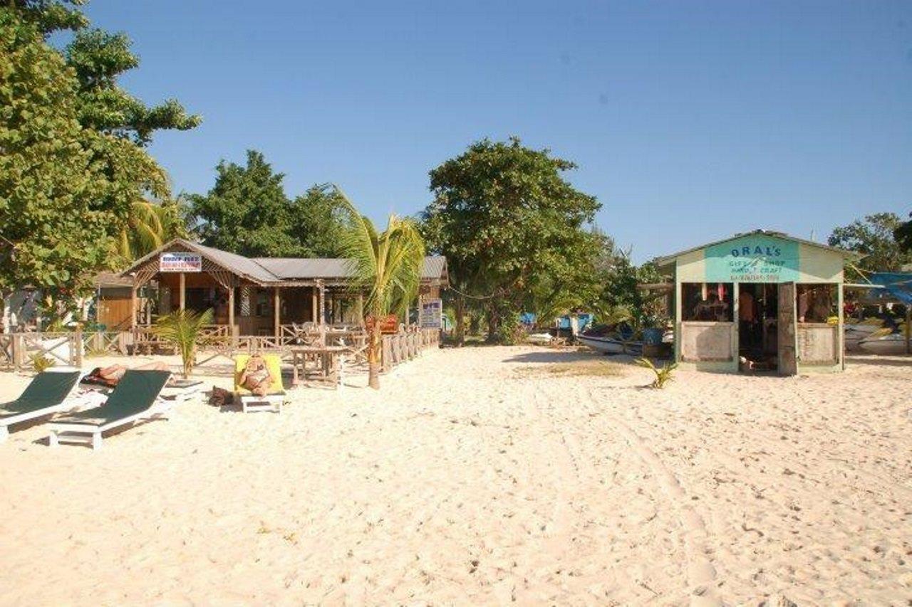 Hidden Paradise Resort Hotel Негрил Екстериор снимка