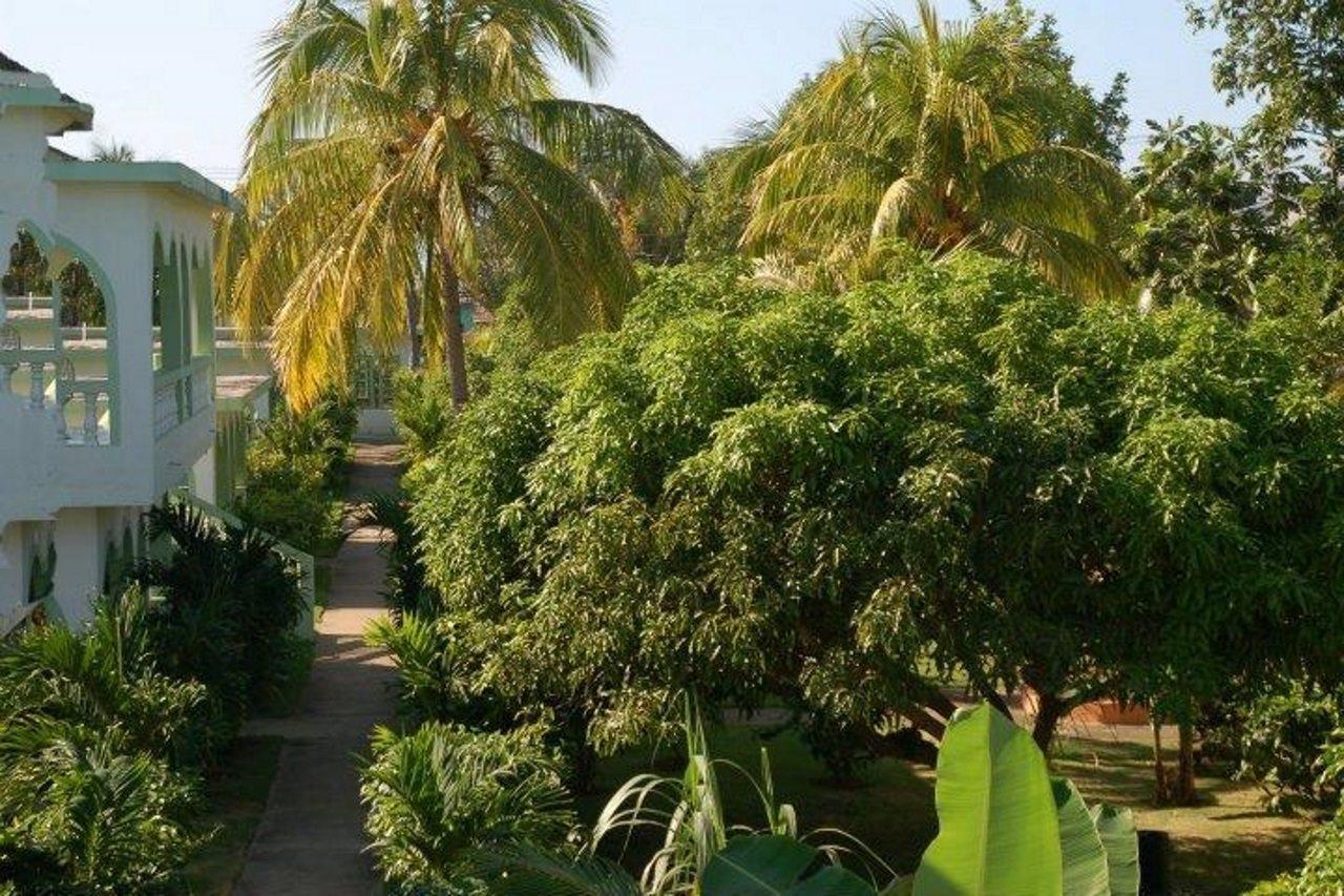 Hidden Paradise Resort Hotel Негрил Екстериор снимка