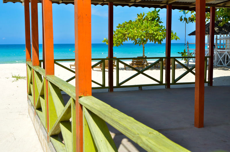 Hidden Paradise Resort Hotel Негрил Екстериор снимка